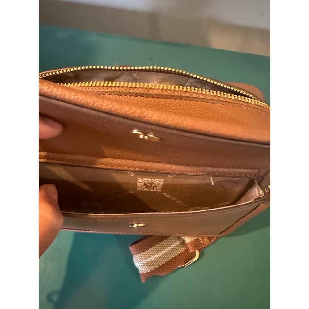 Anne Klein Brown Crossbody Bag Pebbled Faux Leather Thick Strap Multi Pocket - Picture 4 of 7